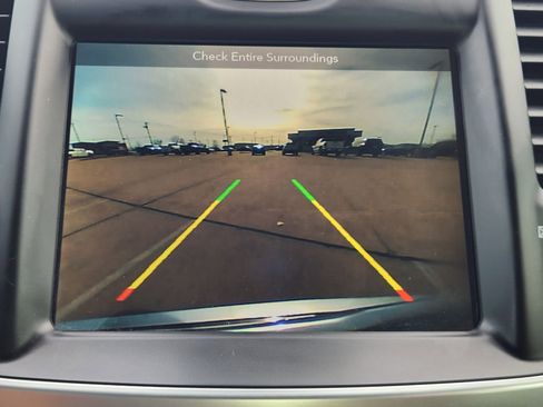 Used 2018 Chrysler 300 C w/ Sun, Sound & Nav Package image 18