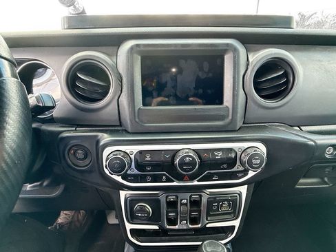 Used 2022 Jeep Wrangler Unlimited Sport AWD/4WD image 16