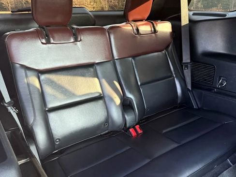 Used 2020 Ford Explorer Platinum w/ Premium Technology Package image 48