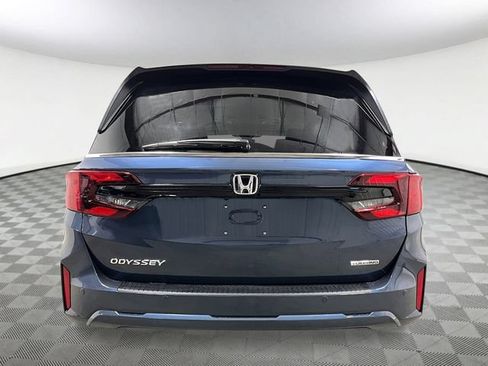 New 2026 Honda Odyssey Touring image 5