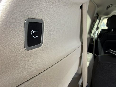 Used 2022 Chrysler Pacifica Touring-L FWD image 31