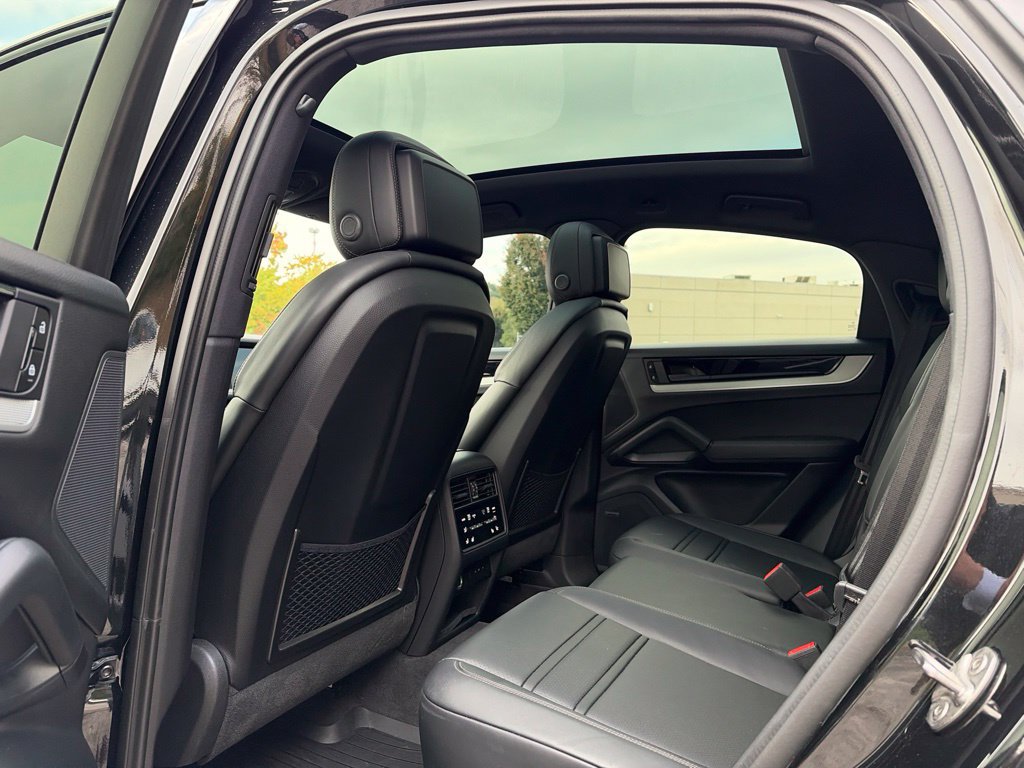 Used 2025 Porsche Cayenne Coupe AWD/4WD image 11