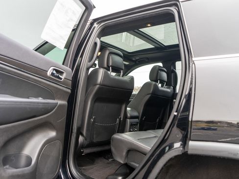 Used 2018 Jeep Grand Cherokee Limited w/ Luxury Group II image 27