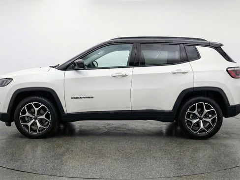 Used 2025 Jeep Compass Limited image 5