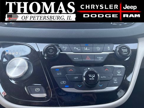 Used 2020 Chrysler Pacifica Touring-L Plus w/ Tire & Wheel Group FWD image 20