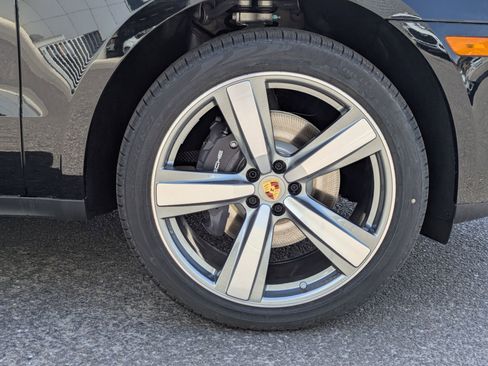 New 2025 Porsche Macan image 28