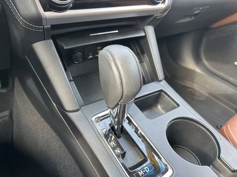Used 2019 Subaru Outback 2.5i Touring image 19
