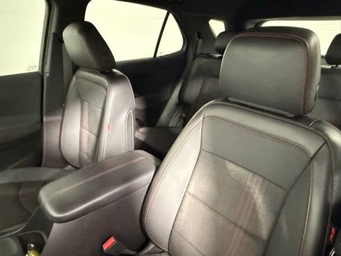 Used 2022 Chevrolet Equinox RS image 32