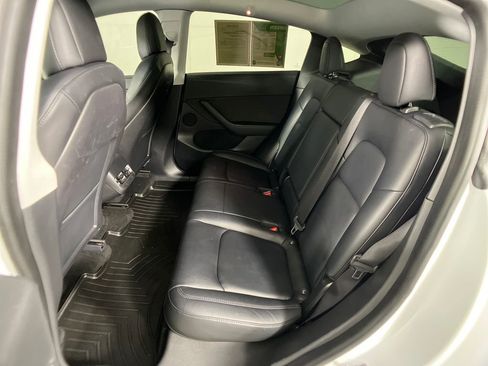 Used 2021 Tesla Model Y Long Range image 28