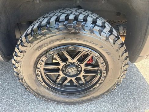 Used 2023 GMC Sierra 1500 AT4X AWD/4WD image 11