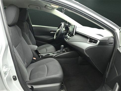 Used 2020 Toyota Corolla LE image 18