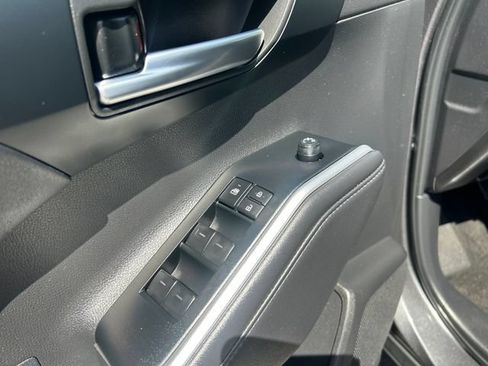 Certified 2025 Toyota Highlander XSE AWD/4WD image 12