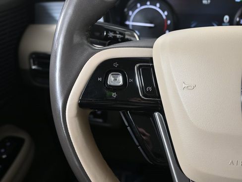 Used 2021 Lincoln Corsair Standard w/ Premium Package image 35