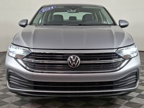 Used 2024 Volkswagen Jetta SE FWD image 5