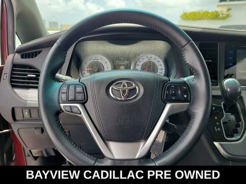 Used 2017 Toyota Sienna SE FWD image 14