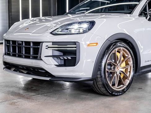 Used 2026 Porsche Cayenne Turbo GT AWD/4WD image 6