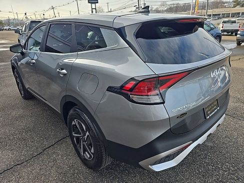 Used 2023 Kia Sportage LX image 5