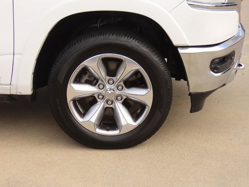 Used 2021 RAM 1500 Limited image 9