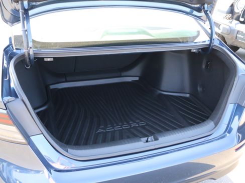 Used 2025 Honda Accord SE image 9