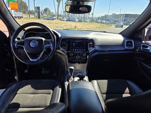 Used 2019 Jeep Grand Cherokee Altitude image 14