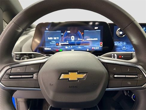 New 2026 Chevrolet Equinox EV LT image 14