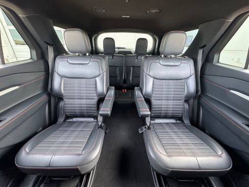 Used 2025 Ford Explorer ST-Line image 28