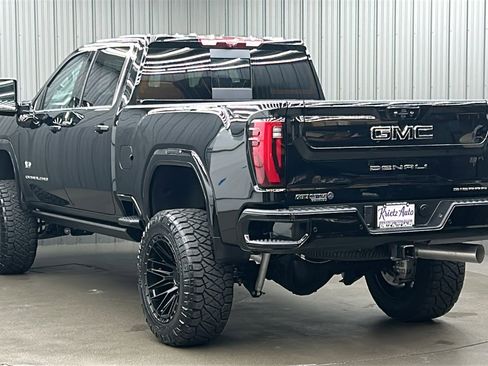 Used 2025 GMC Sierra 3500 Denali w/ Denali Reserve Package image 3