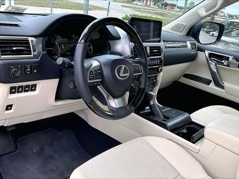 Used 2023 Lexus GX 460 Premium w/ Premium Package image 18