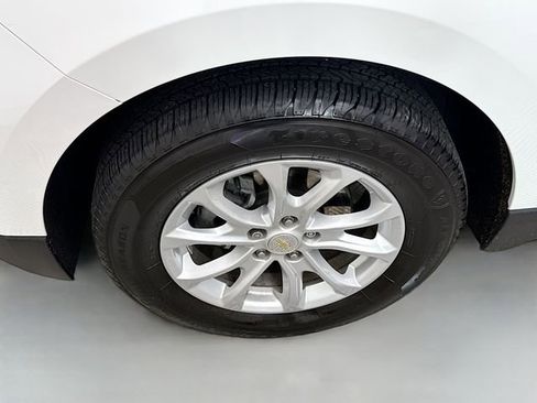 Used 2020 Chevrolet Equinox LS w/ LS Convenience Package image 29