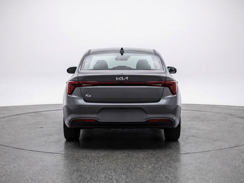 Used 2025 Kia K4 LXS image 7
