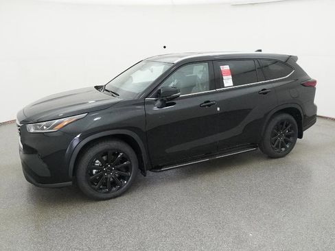 New 2026 Toyota Highlander Limited image 5