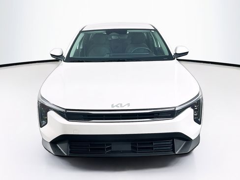 Used 2025 Kia K4 LXS image 2