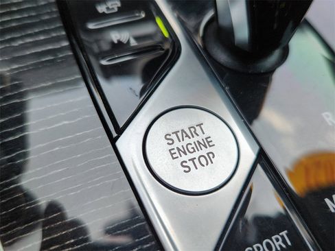 Used 2021 BMW X7 xDrive40i w/ M Sport Package image 19