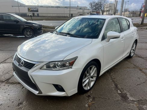 Used 2014 Lexus CT 200h w/ Seat Comfort Package image 1