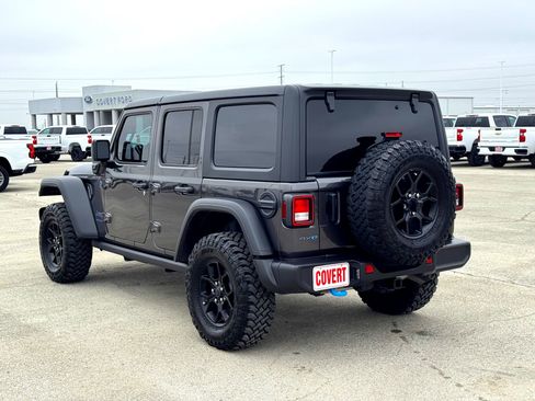 Used 2024 Jeep Wrangler Unlimited image 10