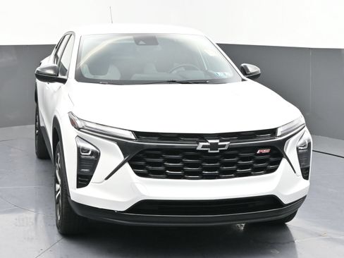 Certified 2024 Chevrolet Trax RS w/ Driver Confidence Package FWD image 2