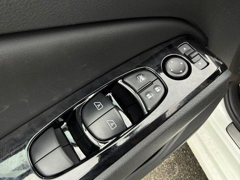 New 2025 Nissan Altima 2.5 SR w/ SR Premium Package image 21