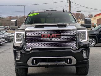 Used 2022 GMC Sierra 3500 Denali w/ Denali Black Diamond Edition video 2