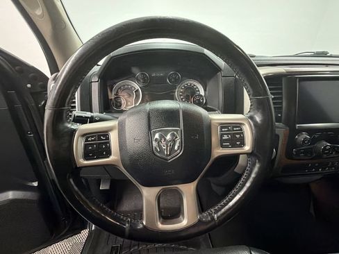 Used 2018 RAM 1500 Laramie AWD/4WD image 11