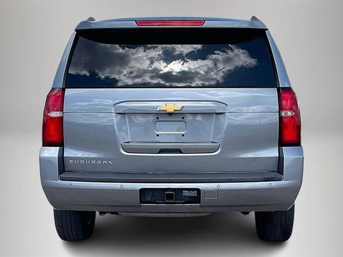 Used 2018 Chevrolet Suburban LT RWD image 6
