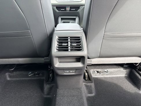 New 2026 Volkswagen Tiguan SE R-Line FWD image 23