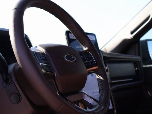 Used 2024 Ford Expedition King Ranch image 26