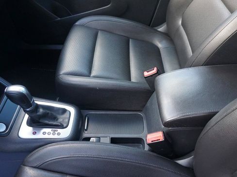 Used 2017 Volkswagen Tiguan Wolfsburg Edition FWD image 19