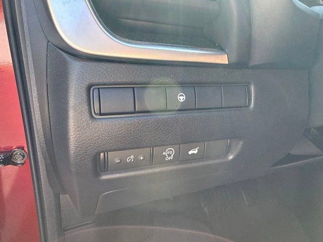 Used 2026 Nissan Rogue SV w/ SV Premium Package AWD/4WD image 17
