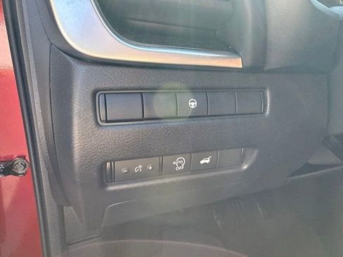 Used 2026 Nissan Rogue SV w/ SV Premium Package AWD/4WD image 17