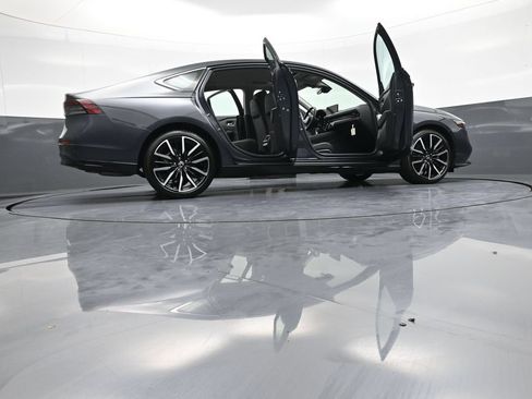 Used 2025 Honda Accord Touring image 47