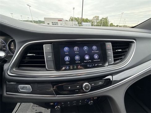 Used 2024 Buick Enclave Premium image 46