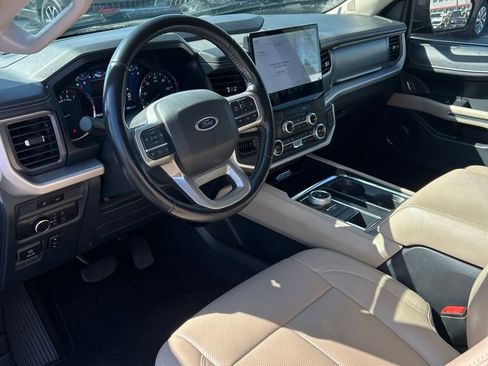 Used 2023 Ford Expedition Max XLT image 16