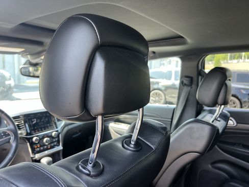 Used 2021 Jeep Grand Cherokee Laredo X AWD/4WD image 27