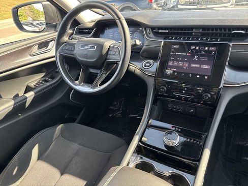 Used 2022 Jeep Grand Cherokee L Laredo w/ Luxury Tech Group I image 23